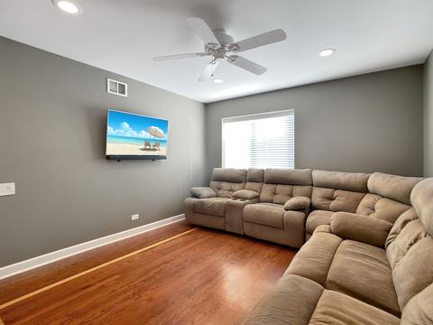 865 Mesa Dr, Elgin, IL 60123 photo 16