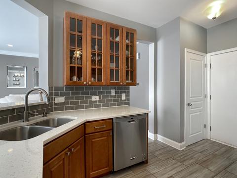 865 Mesa Dr, Elgin, IL 60123 photo 9