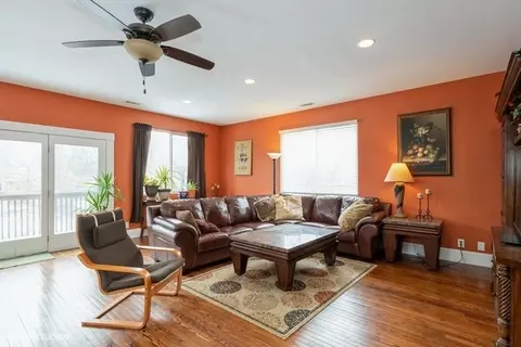 1011 Valley Ave, Mchenry, IL 60051 photo 3