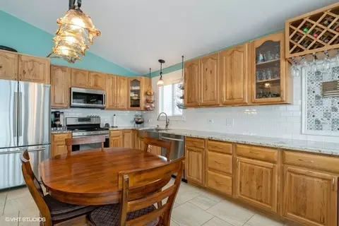 1011 Valley Ave, Mchenry, IL 60051 photo 2