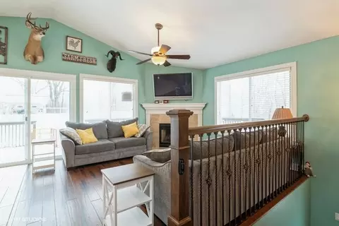 1011 Valley Ave, Mchenry, IL 60051 photo 9