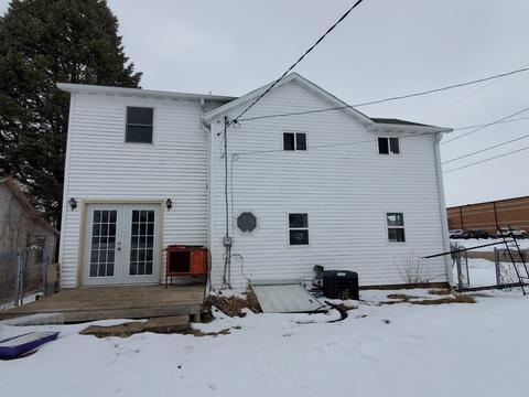 413 E Wayne St, Polo, IL 61064 photo 3