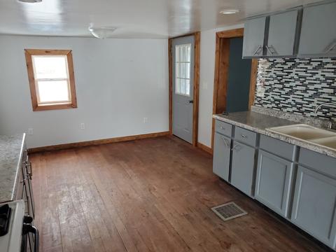 413 E Wayne St, Polo, IL 61064 photo 8