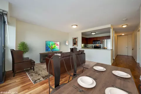 30 E Huron St #5606, Chicago, IL 60611 photo 3