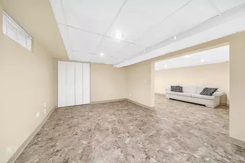 219 Sunrise Ave, Willowbrook, IL 60527 photo 13