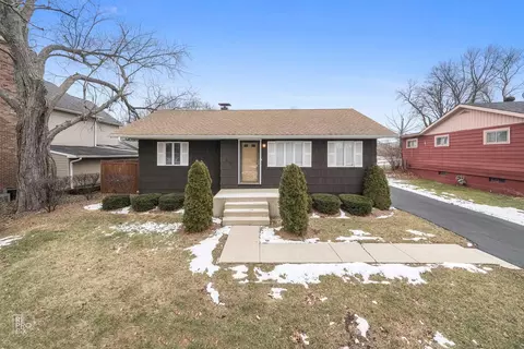 219 Sunrise Ave, Willowbrook, IL 60527 photo 1