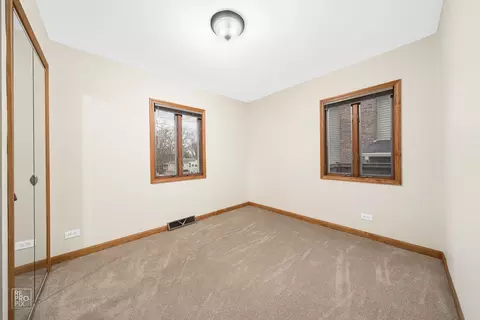 219 Sunrise Ave, Willowbrook, IL 60527 photo 9