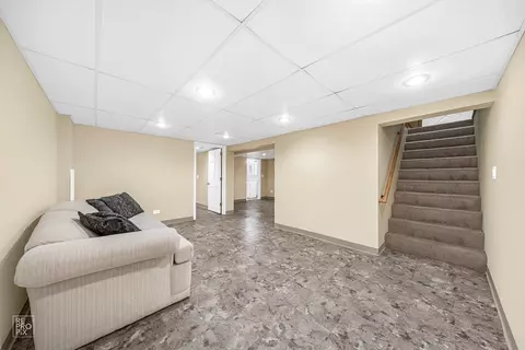 219 Sunrise Ave, Willowbrook, IL 60527 photo 12