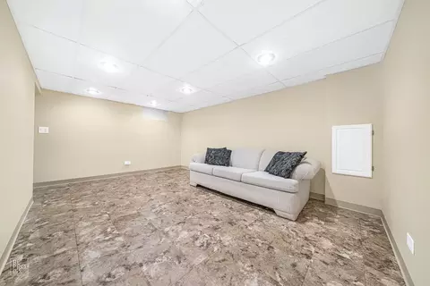 219 Sunrise Ave, Willowbrook, IL 60527 photo 14