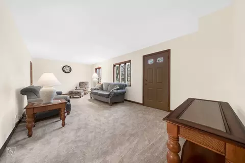 219 Sunrise Ave, Willowbrook, IL 60527 photo 4