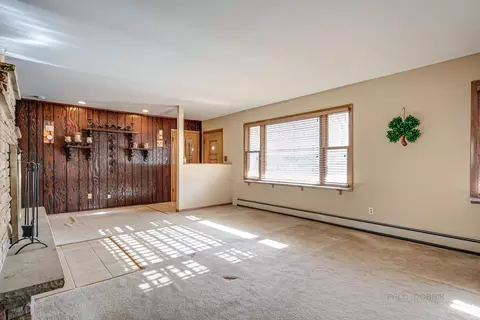 2810 Kama Ave, Mchenry, IL 60050 photo 5