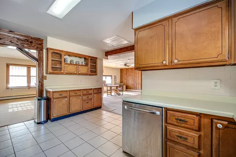 2810 Kama Ave, Mchenry, IL 60050 photo 11