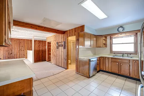 2810 Kama Ave, Mchenry, IL 60050 photo 9