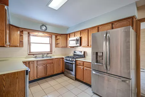 2810 Kama Ave, Mchenry, IL 60050 photo 10