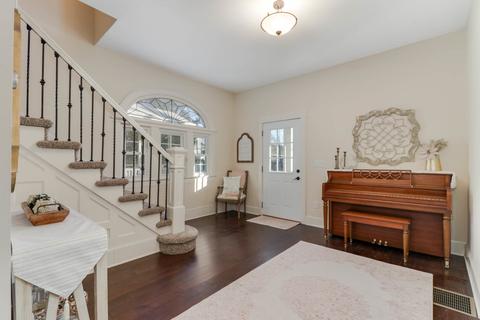 606 E Mulberry St, Bloomington, IL 61701 photo 8