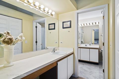 630 Cobblestone Ct, Elgin, IL 60120 photo 13