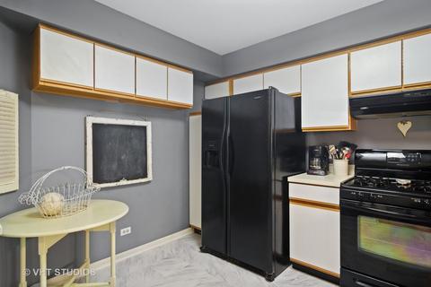 630 Cobblestone Ct, Elgin, IL 60120 photo 9