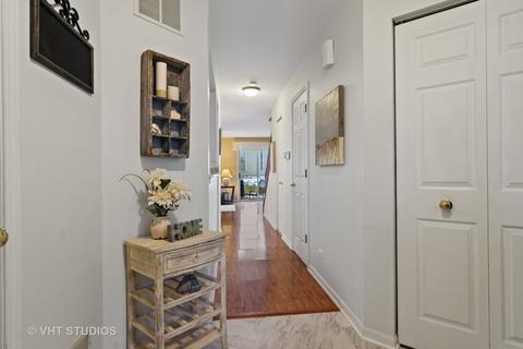630 Cobblestone Ct, Elgin, IL 60120 photo 3