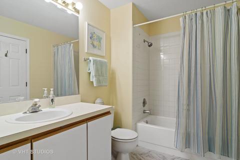 630 Cobblestone Ct, Elgin, IL 60120 photo 14
