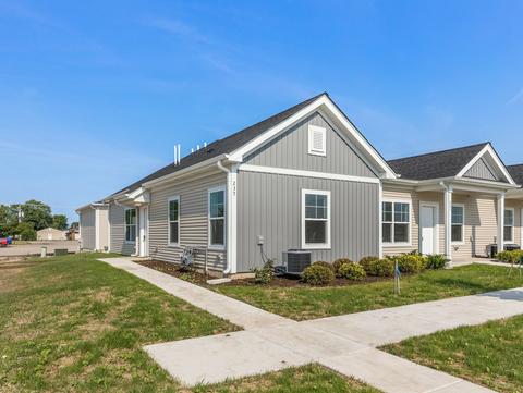 235 S Walnut St, Cortland, IL 60112 photo 2
