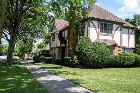 1147 Jackson Ave, River Forest, IL 60305 photo 2