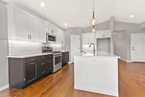 1122 N Hershey Rd, Normal, IL 61761 photo 5
