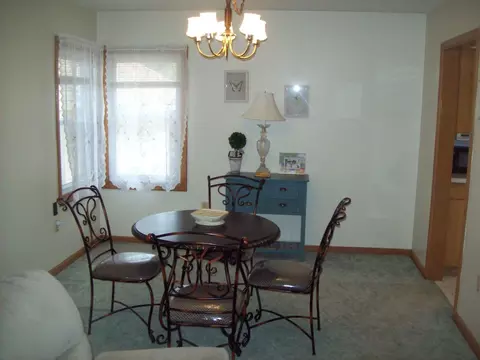 311 Meltzer Ave, Walnut, IL 61376 photo 4