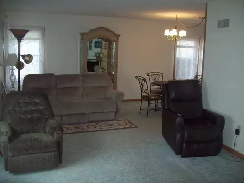 311 Meltzer Ave, Walnut, IL 61376 photo 3