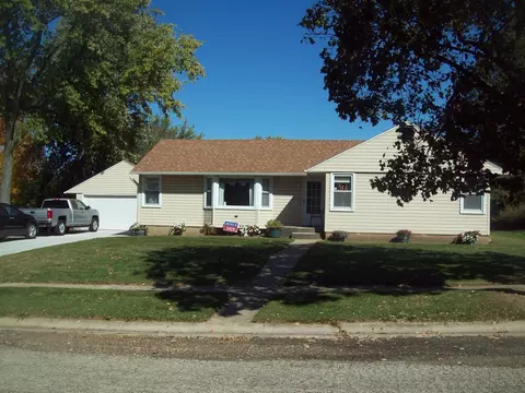 311 Meltzer Ave, Walnut, IL 61376 photo 2
