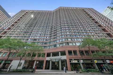 211 E Ohio St #2112, Chicago, IL 60611 photo 1