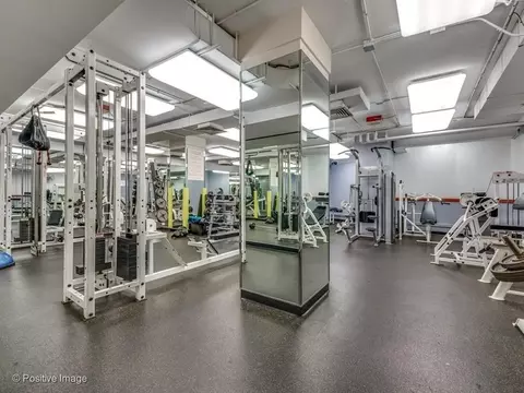 211 E Ohio St #2112, Chicago, IL 60611 photo 14