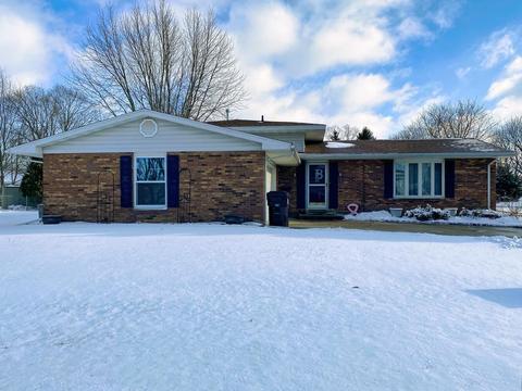 908 Oakcrest Dr, Rantoul, IL 61866 photo 9