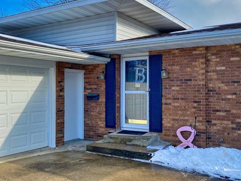 908 Oakcrest Dr, Rantoul, IL 61866 photo 6