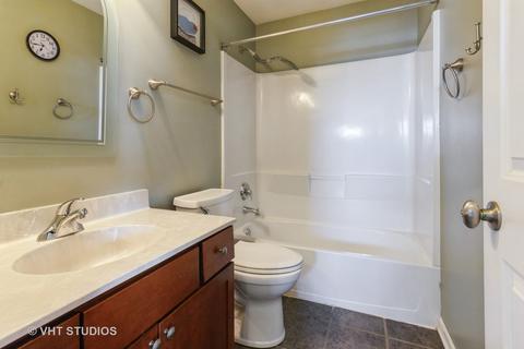 21349 Prestwick Dr, Crest Hill, IL 60403 photo 10