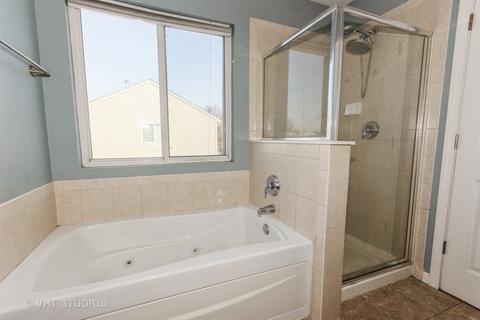 21349 Prestwick Dr, Crest Hill, IL 60403 photo 9