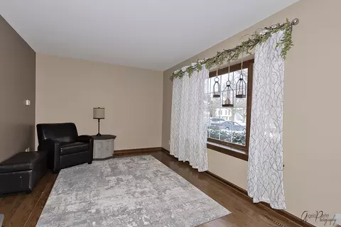 5419 Abbey Dr, Mchenry, IL 60050 photo 2