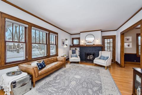 123 E Jefferson Ave, Wheaton, IL 60187 photo 4