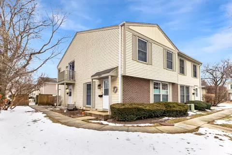 1693 Ashburn Ct #A, Wheaton, IL 60189 photo 1