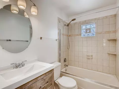 651 Westmere Rd, Des Plaines, IL 60016 photo 12
