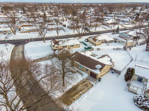 295 Glendale Ln, Hoffman Estates, IL 60169 photo 25
