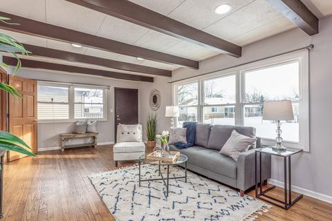 295 Glendale Ln, Hoffman Estates, IL 60169 photo 17