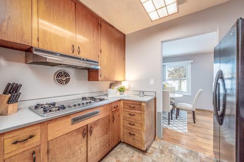 295 Glendale Ln, Hoffman Estates, IL 60169 photo 8