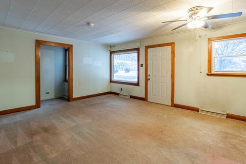 3074 Patton Dr, Des Plaines, IL 60018 photo 2