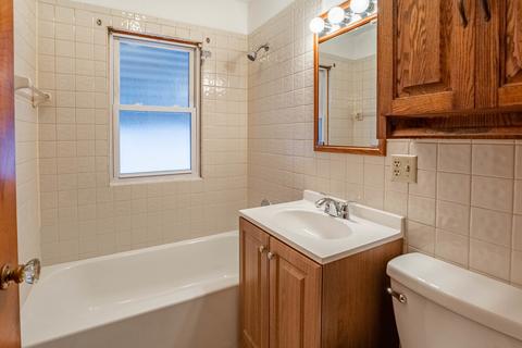 3074 Patton Dr, Des Plaines, IL 60018 photo 9