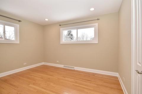 509 E Holly Ave, Mount Prospect, IL 60056 photo 18