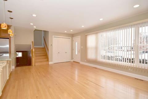 509 E Holly Ave, Mount Prospect, IL 60056 photo 6