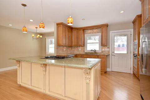 509 E Holly Ave, Mount Prospect, IL 60056 photo 12