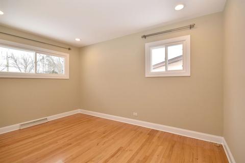 509 E Holly Ave, Mount Prospect, IL 60056 photo 16