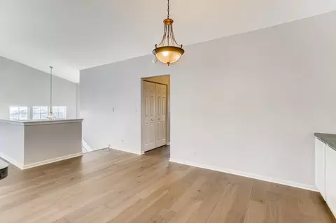6679 Snug Harbor Dr, Willowbrook, IL 60527 photo 8