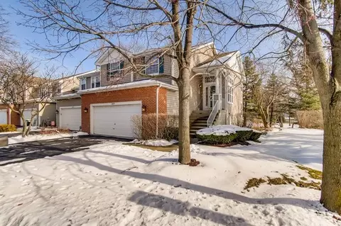 6679 Snug Harbor Dr, Willowbrook, IL 60527 photo 2